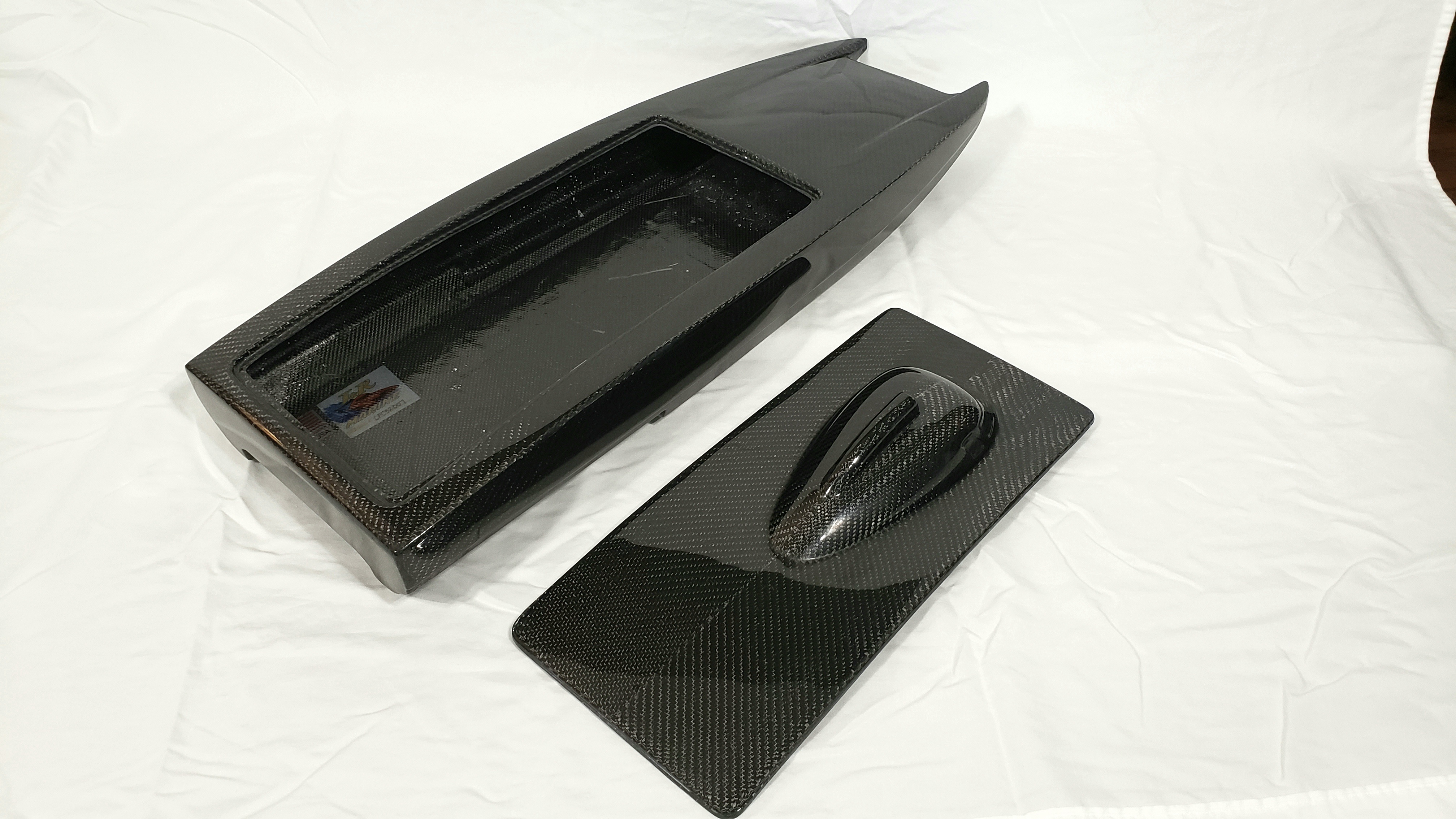 J&R Marine C32 Race Catamaran in Exposed Carbon Fiber